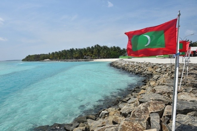 މާޗް 01، 2016: ހއ. ވަށަފަރުގައި ސަރުކާރުން ގާއިމްކޮށްފައިވާ ބަނދަރު ރަސްމީކޮށް ހުޅުވުމަށް ވަށަފަރުގައި ބޭއްވި ރަސްމިއްޔާތުގެ ތެރެއިން -- ފޮޓޯ/ ރައީސް އޮފީސް