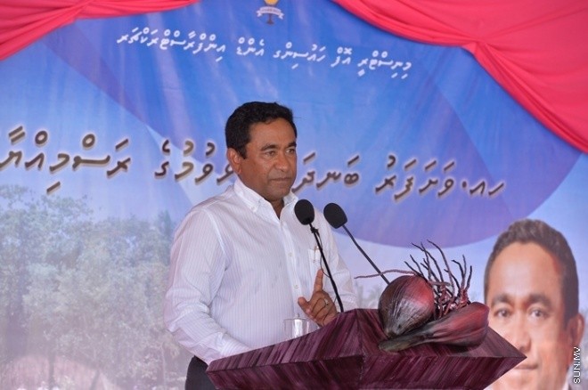 މާޗް 01، 2016: ހއ. ވަށަފަރުގައި ސަރުކާރުން ގާއިމްކޮށްފައިވާ ބަނދަރު ރަސްމީކޮށް ހުޅުވުމަށް ވަށަފަރުގައި ބޭއްވި ރަސްމިއްޔާތުގެ ތެރެއިން -- ފޮޓޯ/ ރައީސް އޮފީސް