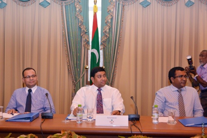 މާޗް 3، 2016: ސަރުކާރުން ސިޔާސީ ޕާޓީތަކާ އެކު ބާއްވާ މަޝްވަރާތަކުގެ ފުރަތަމަ ބައްދަލުވުމުގެ ތެރެއިން -- ސަން ފޮޓޯ/ ފަޔާޒު މޫސާ