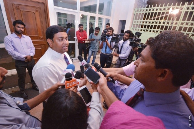 މާޗް 3، 2016: ސަރުކާރުން ސިޔާސީ ޕާޓީތަކާ އެކު ބާއްވާ މަޝްވަރާތަކުގެ ފުރަތަމަ ބައްދަލުވުމުގެ ތެރެއިން -- ސަން ފޮޓޯ/ ފަޔާޒު މޫސާ