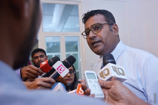 މާޗް 3، 2016: ސަރުކާރުން ސިޔާސީ ޕާޓީތަކާ އެކު ބާއްވާ މަޝްވަރާތަކުގެ ފުރަތަމަ ބައްދަލުވުމުގެ ތެރެއިން -- ސަން ފޮޓޯ/ ފަޔާޒު މޫސާ