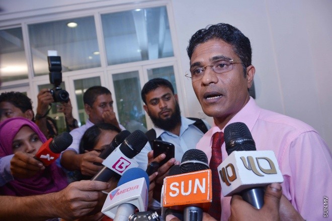 މާޗް 3، 2016: ސަރުކާރުން ސިޔާސީ ޕާޓީތަކާ އެކު ބާއްވާ މަޝްވަރާތަކުގެ ފުރަތަމަ ބައްދަލުވުމުގެ ތެރެއިން -- ސަން ފޮޓޯ/ ފަޔާޒު މޫސާ