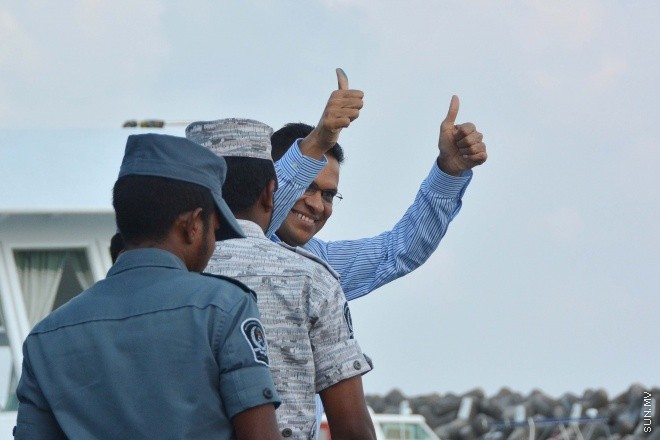 މާޗް 15، 2016: ކާނަލް ރިޓަޔާޑު މުހައްމަދު ނާޒިމް އިސްތިއުނާފު މައްސަލަ ބަލައި ނިންމާ ހުކުން ކުރުން -- ސަން ފޮޓޯ/ފަޔާޒު މޫސާ