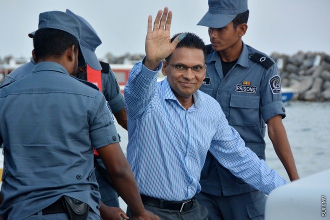 މާޗް 15، 2016: ކާނަލް ރިޓަޔާޑު މުހައްމަދު ނާޒިމް އިސްތިއުނާފު މައްސަލަ ބަލައި ނިންމާ ހުކުން ކުރުން -- ސަން ފޮޓޯ/ފަޔާޒު މޫސާ