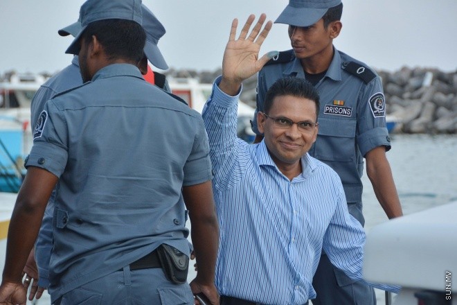މާޗް 15، 2016: ކާނަލް ރިޓަޔާޑު މުހައްމަދު ނާޒިމް އިސްތިއުނާފު މައްސަލަ ބަލައި ނިންމާ ހުކުން ކުރުން -- ސަން ފޮޓޯ/ފަޔާޒު މޫސާ