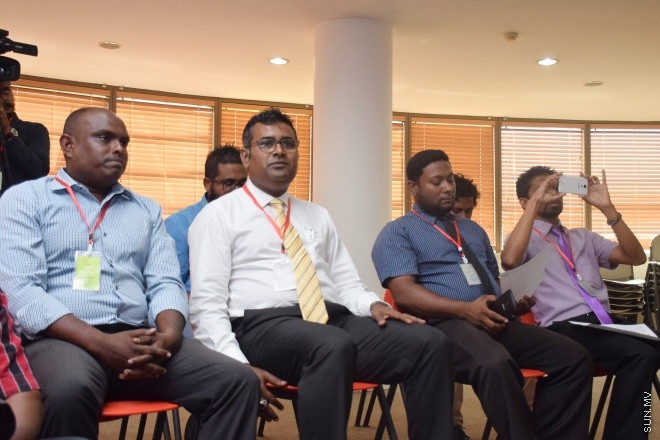 މާޗް 17، 2016: ވޮލީބޯލް އެސޯސިއޭޝަނަށް ރައީސަކު ހޮވުމަށް ބޭއްވުނު އިންތިހާބްގެ ތެރެއިން -- ސަން ފޮޓޯ/ ފަޔާޒު މޫސާ