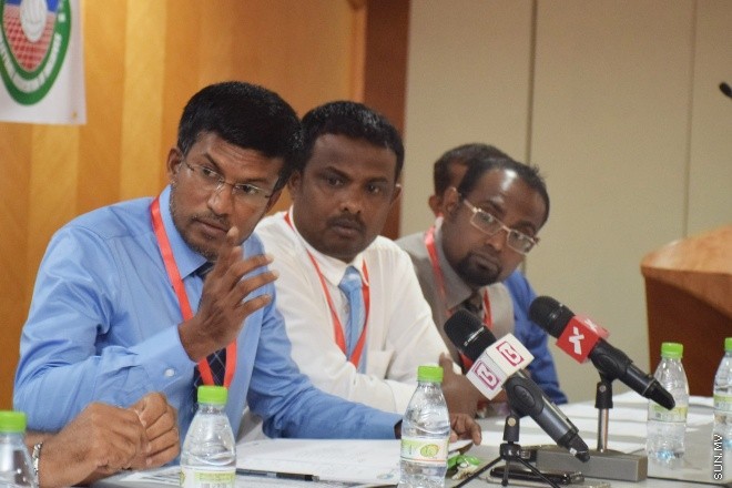 މާޗް 17، 2016: ވޮލީބޯލް އެސޯސިއޭޝަނަށް ރައީސަކު ހޮވުމަށް ބޭއްވުނު އިންތިހާބްގެ ތެރެއިން -- ސަން ފޮޓޯ/ ފަޔާޒު މޫސާ