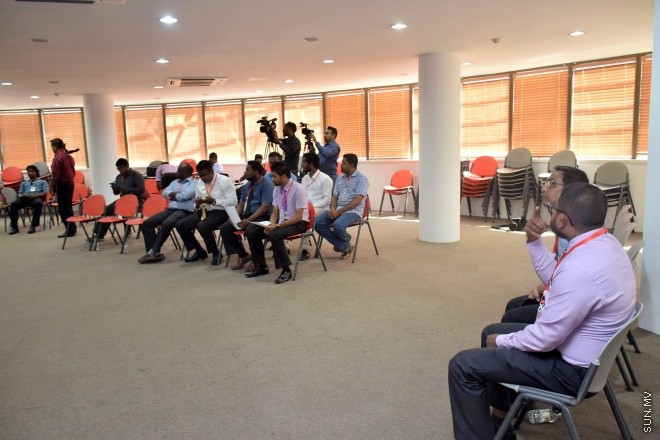 މާޗް 17، 2016: ވޮލީބޯލް އެސޯސިއޭޝަނަށް ރައީސަކު ހޮވުމަށް ބޭއްވުނު އިންތިހާބްގެ ތެރެއިން -- ސަން ފޮޓޯ/ ފަޔާޒު މޫސާ