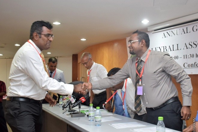 މާޗް 17، 2016: ވޮލީބޯލް އެސޯސިއޭޝަނަށް ރައީސަކު ހޮވުމަށް ބޭއްވުނު އިންތިހާބްގެ ތެރެއިން -- ސަން ފޮޓޯ/ ފަޔާޒު މޫސާ