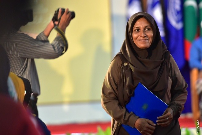 މާޗް 24، 2016: ދިވެހިރާއްޖޭގެ ގައުމީ ޔުނިވާސިޓީއިން ހިންގި ކޯސްތަކުން 845 ދަރިވަރުން ދަސްވެނިވުން -- ސަން ފޮޓޯ/ފަޔާޒު މޫސާ