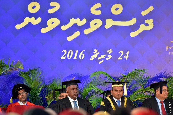 މާޗް 24، 2016: ދިވެހިރާއްޖޭގެ ގައުމީ ޔުނިވާސިޓީއިން ހިންގި ކޯސްތަކުން 845 ދަރިވަރުން ދަސްވެނިވުން -- ސަން ފޮޓޯ/ފަޔާޒު މޫސާ