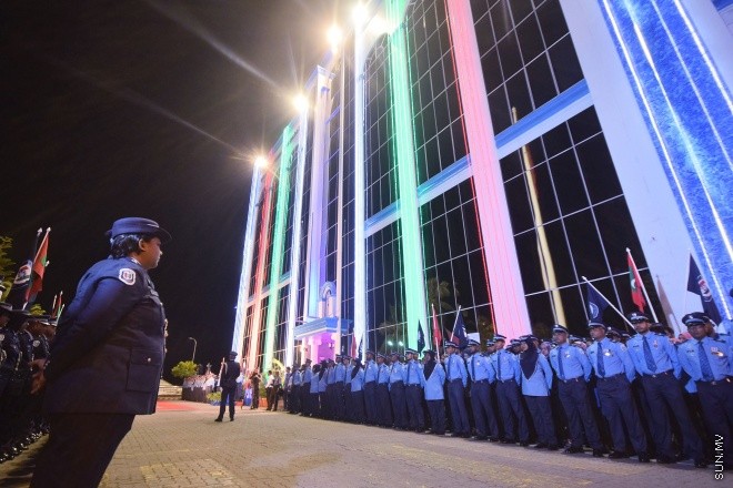 މާޗް 28، 2016: ރާއްޖޭގައި ފުލުހުންގެ ހިދުމަތްފެށިތާ 83 އަހަރު ފުރުން ފާހަގަކުރުމަށް ބޭއްވުނު ދިދަނެގުމުގެ ހާއްސަ ރަސްމިއްޔާތުގެ ތެރެއިން -- ސަން ފޮޓޯ/ފަޔާޒު މޫސާ