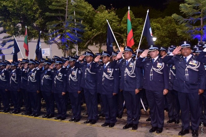 މާޗް 28، 2016: ރާއްޖޭގައި ފުލުހުންގެ ހިދުމަތްފެށިތާ 83 އަހަރު ފުރުން ފާހަގަކުރުމަށް ބޭއްވުނު ދިދަނެގުމުގެ ހާއްސަ ރަސްމިއްޔާތުގެ ތެރެއިން -- ސަން ފޮޓޯ/ފަޔާޒު މޫސާ