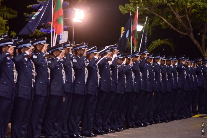 މާޗް 28، 2016: ރާއްޖޭގައި ފުލުހުންގެ ހިދުމަތްފެށިތާ 83 އަހަރު ފުރުން ފާހަގަކުރުމަށް ބޭއްވުނު ދިދަނެގުމުގެ ހާއްސަ ރަސްމިއްޔާތުގެ ތެރެއިން -- ސަން ފޮޓޯ/ފަޔާޒު މޫސާ