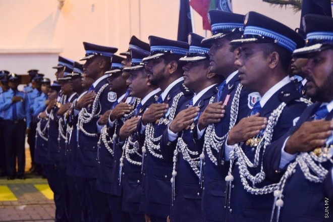 މާޗް 28، 2016: ރާއްޖޭގައި ފުލުހުންގެ ހިދުމަތްފެށިތާ 83 އަހަރު ފުރުން ފާހަގަކުރުމަށް ބޭއްވުނު ދިދަނެގުމުގެ ހާއްސަ ރަސްމިއްޔާތުގެ ތެރެއިން -- ސަން ފޮޓޯ/ފަޔާޒު މޫސާ