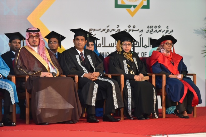 އޭޕްރީލް 1، 2016: އިސްލާމިިކް ޔުނިވަސިޓީގެ ފުރަތަމަ ދަސްވެނިވުމުގެ ރަސްމިއްޔާތުގެ ތެރެއިން -- ފޮޓޯ/ރައީސް އޮފީސް