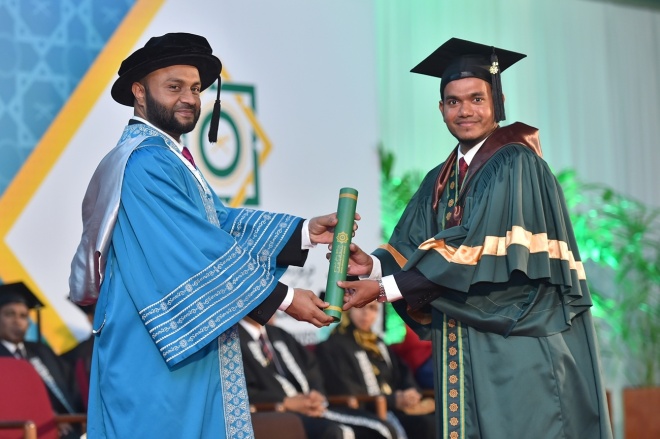 އޭޕްރީލް 1، 2016: އިސްލާމިިކް ޔުނިވަސިޓީގެ ފުރަތަމަ ދަސްވެނިވުމުގެ ރަސްމިއްޔާތުގެ ތެރެއިން -- ފޮޓޯ/ރައީސް އޮފީސް