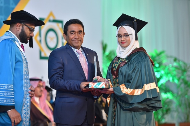 އޭޕްރީލް 1، 2016: އިސްލާމިިކް ޔުނިވަސިޓީގެ ފުރަތަމަ ދަސްވެނިވުމުގެ ރަސްމިއްޔާތުގެ ތެރެއިން -- ފޮޓޯ/ރައީސް އޮފީސް