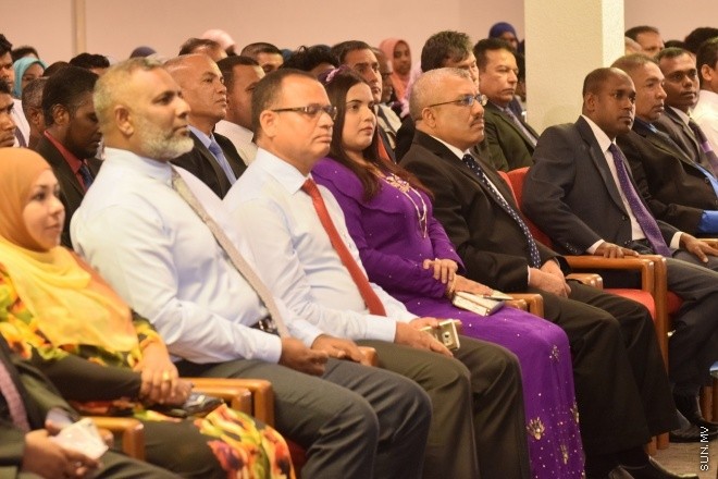 އޭޕްރިލް 10، 2016: ދުނިޔޭގެ ސިއްހަތު ދުވަސް ފާހަގަކުރުމަށް ބޭއްވި ރަސްމީ ޖަލްސާގެ ތެރެއިން --- ސަން ފޮޓޯ/ އަހުމަދު ޝަރުވާން