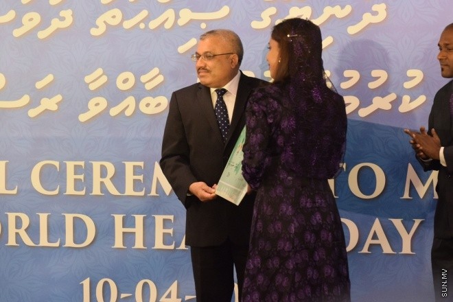 އޭޕްރިލް 10، 2016: ދުނިޔޭގެ ސިއްހަތު ދުވަސް ފާހަގަކުރުމަށް ބޭއްވި ރަސްމީ ޖަލްސާގެ ތެރެއިން --- ސަން ފޮޓޯ/ އަހުމަދު ޝަރުވާން