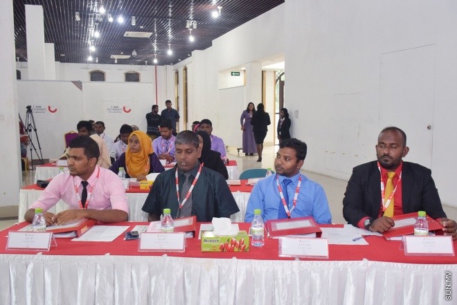 އޭޕްރީލް 22، 2016: ދިވެހި ރެޑް ކްރެސެންޓުގެ އަހަރީ އާއްމު ޖަލްސާގެ ތެރެއިން -- ސަން ފޮޓޯ/ ފަޔާޒު މޫސާ