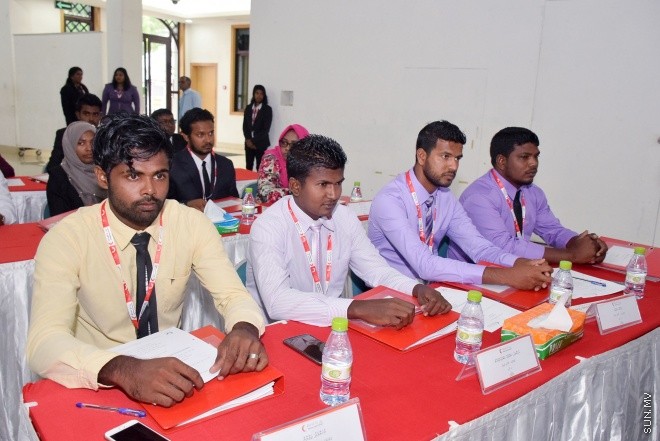 އޭޕްރީލް 22، 2016: ދިވެހި ރެޑް ކްރެސެންޓުގެ އަހަރީ އާއްމު ޖަލްސާގެ ތެރެއިން -- ސަން ފޮޓޯ/ ފަޔާޒު މޫސާ