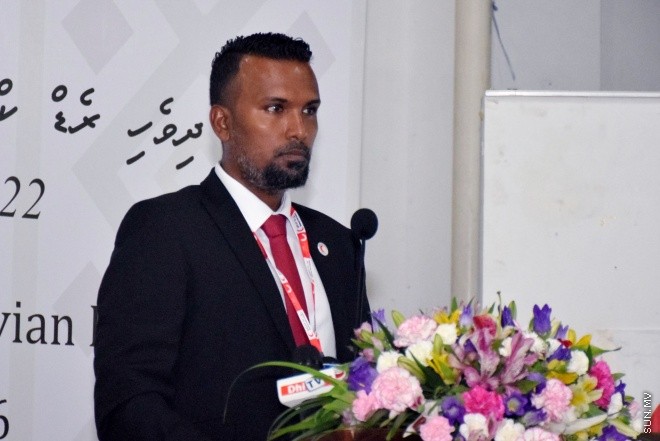 އޭޕްރީލް 22، 2016: ދިވެހި ރެޑް ކްރެސެންޓުގެ އަހަރީ އާއްމު ޖަލްސާގެ ތެރެއިން -- ސަން ފޮޓޯ/ ފަޔާޒު މޫސާ