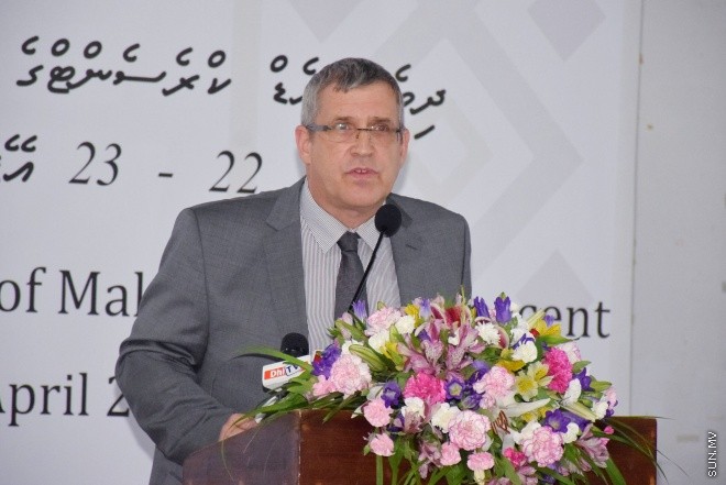 އޭޕްރީލް 22، 2016: ދިވެހި ރެޑް ކްރެސެންޓުގެ އަހަރީ އާއްމު ޖަލްސާގެ ތެރެއިން -- ސަން ފޮޓޯ/ ފަޔާޒު މޫސާ