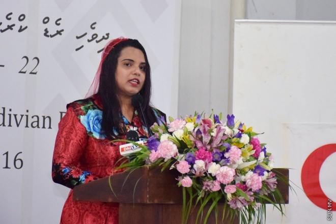 އޭޕްރީލް 22، 2016: ދިވެހި ރެޑް ކްރެސެންޓުގެ އަހަރީ އާއްމު ޖަލްސާގެ ތެރެއިން -- ސަން ފޮޓޯ/ ފަޔާޒު މޫސާ