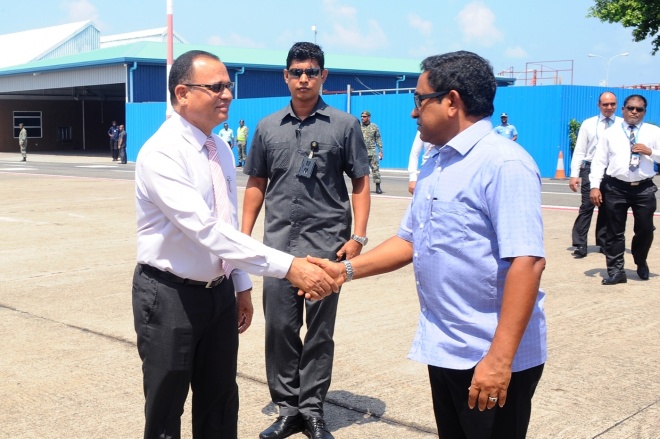 އޭޕްރީލް 26، 2016: އިންޑިއާގެ ކުރީގެ ރައީސް މަރުހޫމް ޑރ. އޭޕީޖޭ އަބްދުލްކަލާމުގެ ހަނދާނުގައި، ފުރަތަމަ ފަހަރަށް ދެވޭ "ޑޮކްޓަރު ކަލާމް ޕުރަސްކާރް ފޮ އެކްސެލެންސް އިން ގަވަރނަންސް 2016" އެވޯޑާއި ހަވާލުވެވަޑައިގަތުމަށް ރައީސް އަބްދުﷲ ޔާމީން އިންޑިއާ އަށް ފުރާވަޑައިގަތުން -- ފޮޓޯ/ ރައީސް އޮފީސް 