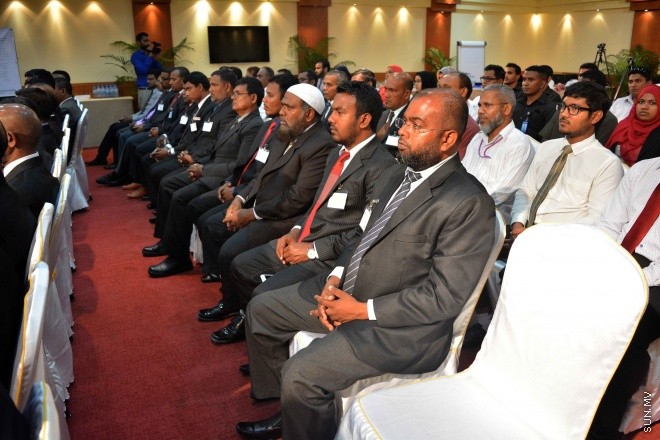 މެއި 5، 2016: ހިއުމަން ޓްރެފިކިން އާ ދެކޮޅަށް ޝަރުއީ ދާއިރާއިން ބޭއްވި ސެމިނާގެ ނިންމުމުގެ ތެެރެއިން --- ސަން ފޮޓޯ/ ޔޫސުފް ސޮފްވާން