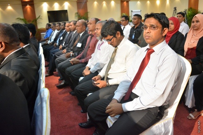 މެއި 5، 2016: ހިއުމަން ޓްރެފިކިން އާ ދެކޮޅަށް ޝަރުއީ ދާއިރާއިން ބޭއްވި ސެމިނާގެ ނިންމުމުގެ ތެެރެއިން --- ސަން ފޮޓޯ/ ޔޫސުފް ސޮފްވާން