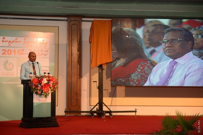 ދިވެހި ސިވިލްސާވިސް ކޮންފަރެންސް 2016 ނިންމާލުމުގެ ރަސްމިއްޔާތުގެ ތެރެއިން -- ސަން ފޮޓޯ/މުހައްމަދު އަފްރާހު