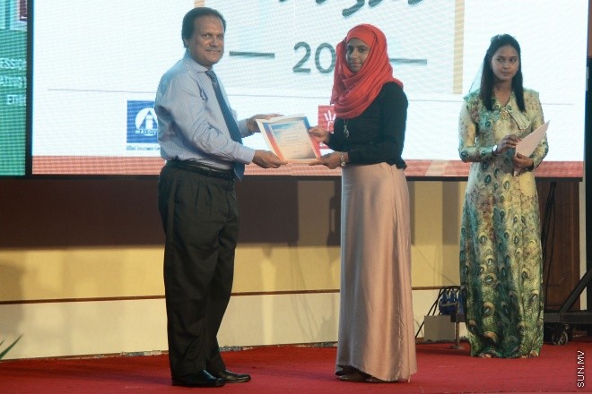 ދިވެހި ސިވިލްސާވިސް ކޮންފަރެންސް 2016 ނިންމާލުމުގެ ރަސްމިއްޔާތުގެ ތެރެއިން -- ސަން ފޮޓޯ/މުހައްމަދު އަފްރާހު