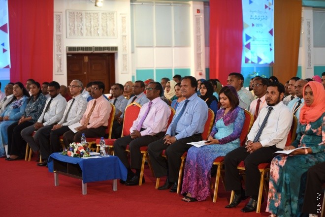 ދިވެހި ސިވިލްސާވިސް ކޮންފަރެންސް 2016 ނިންމާލުމުގެ ރަސްމިއްޔާތުގެ ތެރެއިން -- ސަން ފޮޓޯ/މުހައްމަދު އަފްރާހު