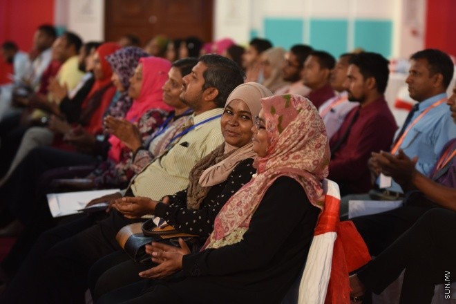ދިވެހި ސިވިލްސާވިސް ކޮންފަރެންސް 2016 ނިންމާލުމުގެ ރަސްމިއްޔާތުގެ ތެރެއިން -- ސަން ފޮޓޯ/މުހައްމަދު އަފްރާހު