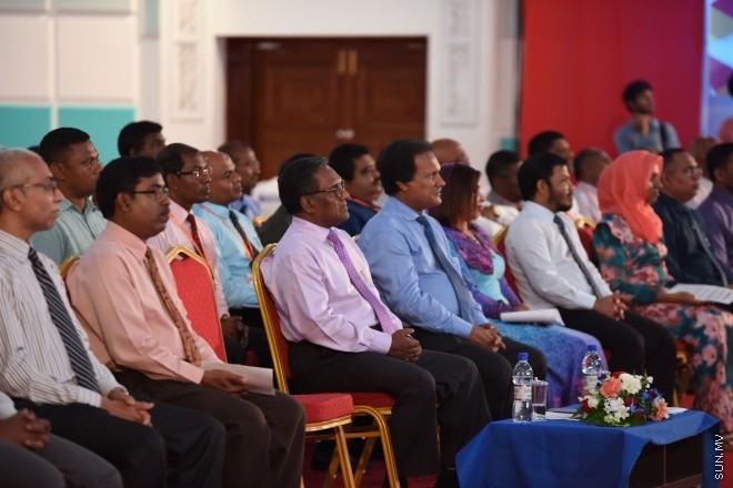 ދިވެހި ސިވިލްސާވިސް ކޮންފަރެންސް 2016 ނިންމާލުމުގެ ރަސްމިއްޔާތުގެ ތެރެއިން -- ސަން ފޮޓޯ/މުހައްމަދު އަފްރާހު