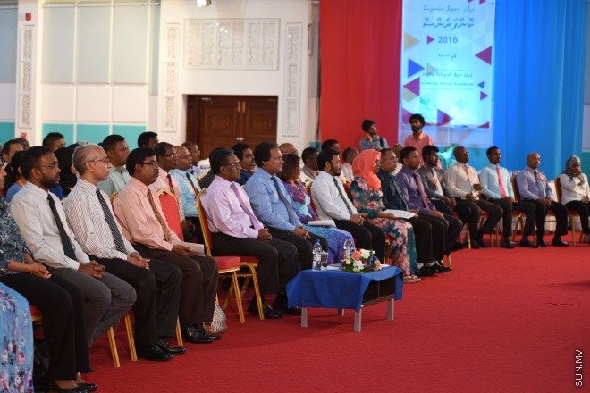 ދިވެހި ސިވިލްސާވިސް ކޮންފަރެންސް 2016 ނިންމާލުމުގެ ރަސްމިއްޔާތުގެ ތެރެއިން -- ސަން ފޮޓޯ/މުހައްމަދު އަފްރާހު