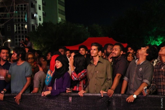 މެއި 12، 2016: އުރީދޫ މޯލްޑިވްސް އިން "ސުޕަނެޓް ފިކްސްޑް ބްރޯޑްބޭންޑް"ގެ ނަމުގައި އެކުންފުނީގެ ފިކްސްޑް ބްރޯޑްބޭންޑް އިންޓަނެޓްގެ ޚިދުމަތް ލޯންޗުކުރުމަށް އާޓިފިޝަލް ބީޗުގައި ބޭއްވި ހަރަކާތްތަކުގެ ތެރެއިން -- ސަން ފޮޓޯ/ ފަޔާޒު މޫސާ