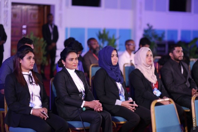 މެއި 31، 2016: ރާއްޖޭގެ ފުޓްބޯޅައިގެ މައި އިދާރާ (އެފްއޭއެމް)ގެ ކޮންގްރެސްގެ ތެރެއިން: މި ކޮންގްރެސްގައި އެފްއޭއެމްގެ ރައީސް ކަމަށް އަޙްމަދު ޠާރިޤު (ޓޮމް)ވަނީ  އިންތިހާބުކޮށްފައި -- ސަން ފޮޓޯ/ ފަޔާޒު މޫސާ