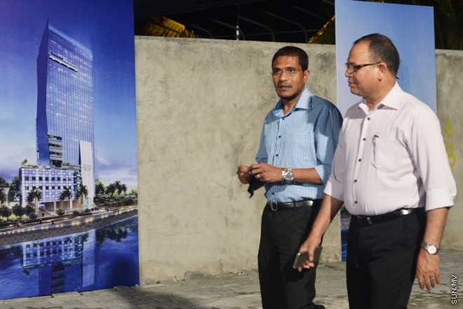 ޖޫން 5، 2016: އައިޖީއެމްއެޗްގެ 25 ބުރީގެ އިމާރާތުގެ ބިންގާ އެޅުމަށް ބޭއްވި ރަސްމިއްޔާތުގެ ތެރެއިން -- ސަން ފޮޓޯ/ ފަޔާޒު މޫސާ