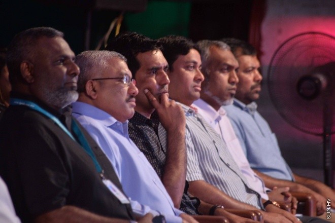 ޖޫން 5، 2016: އައިޖީއެމްއެޗްގެ 25 ބުރީގެ އިމާރާތުގެ ބިންގާ އެޅުމަށް ބޭއްވި ރަސްމިއްޔާތުގެ ތެރެއިން -- ސަން ފޮޓޯ/ ފަޔާޒު މޫސާ
