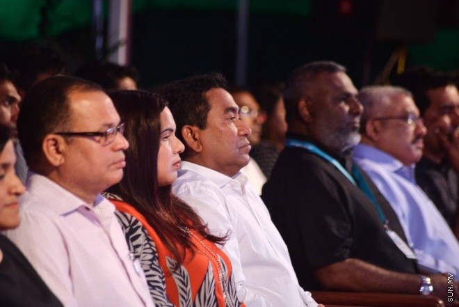 ޖޫން 5، 2016: އައިޖީއެމްއެޗްގެ 25 ބުރީގެ އިމާރާތުގެ ބިންގާ އެޅުމަށް ބޭއްވި ރަސްމިއްޔާތުގެ ތެރެއިން -- ސަން ފޮޓޯ/ ފަޔާޒު މޫސާ