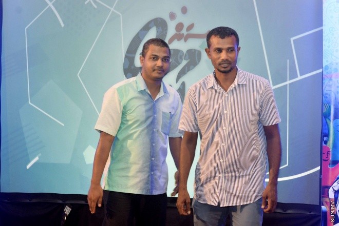 ޖޫން 9، 2016: ޔޫރޯ ފުޓްބޯޅަ މުބާރާތަށް ޚާއްސަކޮށްގެން ސަން މީޑިއާ ގްރޫޕުން ތައްޔާރު ކުރި މެގަޒިން "ސަން ޔޫރޯ" ގައިޑް އާއި ޔޫރޯ މެޗު ޝެޑިއުލް ބާޒާރަށް ނެރުމަށް ސަލްސާ ރޯޔަލްގައި ބޭއްވި ހަފްލާގެ ތެރެއިން -- ސަން ފޮޓޯ/ ފަޔާޒު މޫސާ