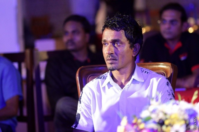 ޖޫން 9، 2016: ޔޫރޯ ފުޓްބޯޅަ މުބާރާތަށް ޚާއްސަކޮށްގެން ސަން މީޑިއާ ގްރޫޕުން ތައްޔާރު ކުރި މެގަޒިން "ސަން ޔޫރޯ" ގައިޑް އާއި ޔޫރޯ މެޗު ޝެޑިއުލް ބާޒާރަށް ނެރުމަށް ސަލްސާ ރޯޔަލްގައި ބޭއްވި ހަފްލާގެ ތެރެއިން -- ސަން ފޮޓޯ/ ފަޔާޒު މޫސާ