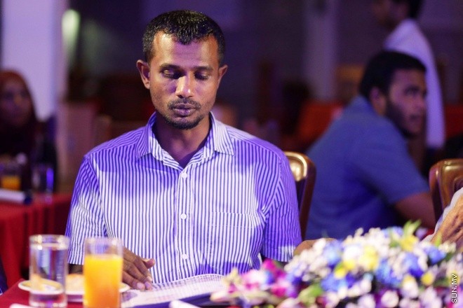 ޖޫން 9، 2016: ޔޫރޯ ފުޓްބޯޅަ މުބާރާތަށް ޚާއްސަކޮށްގެން ސަން މީޑިއާ ގްރޫޕުން ތައްޔާރު ކުރި މެގަޒިން "ސަން ޔޫރޯ" ގައިޑް އާއި ޔޫރޯ މެޗު ޝެޑިއުލް ބާޒާރަށް ނެރުމަށް ސަލްސާ ރޯޔަލްގައި ބޭއްވި ހަފްލާގެ ތެރެއިން -- ސަން ފޮޓޯ/ ފަޔާޒު މޫސާ