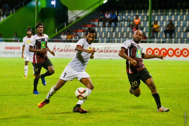 އުރީދޫ ދިވެހި ޕްރިމިއާ ލީގުގައި ބީޖީ އާއި ޓީސީ ބައްދަލުކުރި މެޗުގެ ތެރެއިން: އެ މެޗުން ޓީސީ މޮޅުވީ 4-1 ލަނޑުން --- ސަން ފޮޓޯ/ މުހައްމަދު އަފްރާހް