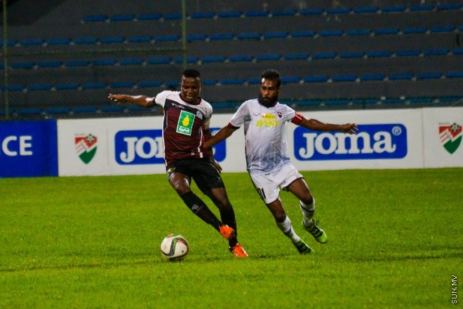 އުރީދޫ ދިވެހި ޕްރިމިއާ ލީގުގައި ބީޖީ އާއި ޓީސީ ބައްދަލުކުރި މެޗުގެ ތެރެއިން: އެ މެޗުން ޓީސީ މޮޅުވީ 4-1 ލަނޑުން --- ސަން ފޮޓޯ/ މުހައްމަދު އަފްރާހް