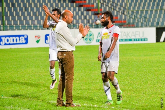 އުރީދޫ ދިވެހި ޕްރިމިއާ ލީގުގައި ބީޖީ އާއި ޓީސީ ބައްދަލުކުރި މެޗުގެ ތެރެއިން: އެ މެޗުން ޓީސީ މޮޅުވީ 4-1 ލަނޑުން --- ސަން ފޮޓޯ/ މުހައްމަދު އަފްރާހް

 