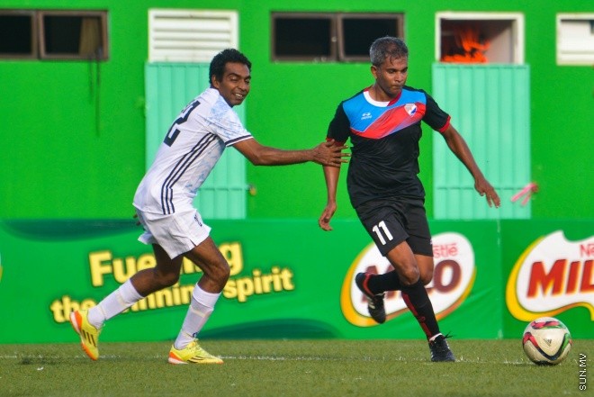  ރަމަޞާން ވެޓެރަންސް ކަޕް: ދިވެހި ސިފައިންގެ ކުލަބާއި ޔުނައިޓެޑް ވިކްޓްރީ ބައްދަލު ކުރި މެޗުގެ ތެރެއިން : 1-2 ގެ ނަތީޖާއަކުން މެޗު ކާމިޔާބް ކުރީ ދިވެހި ސިފައިންގެ ކުލަބް--- ސަން ފޮޓޯ/ މުހައްމަދު އަފްރާހް